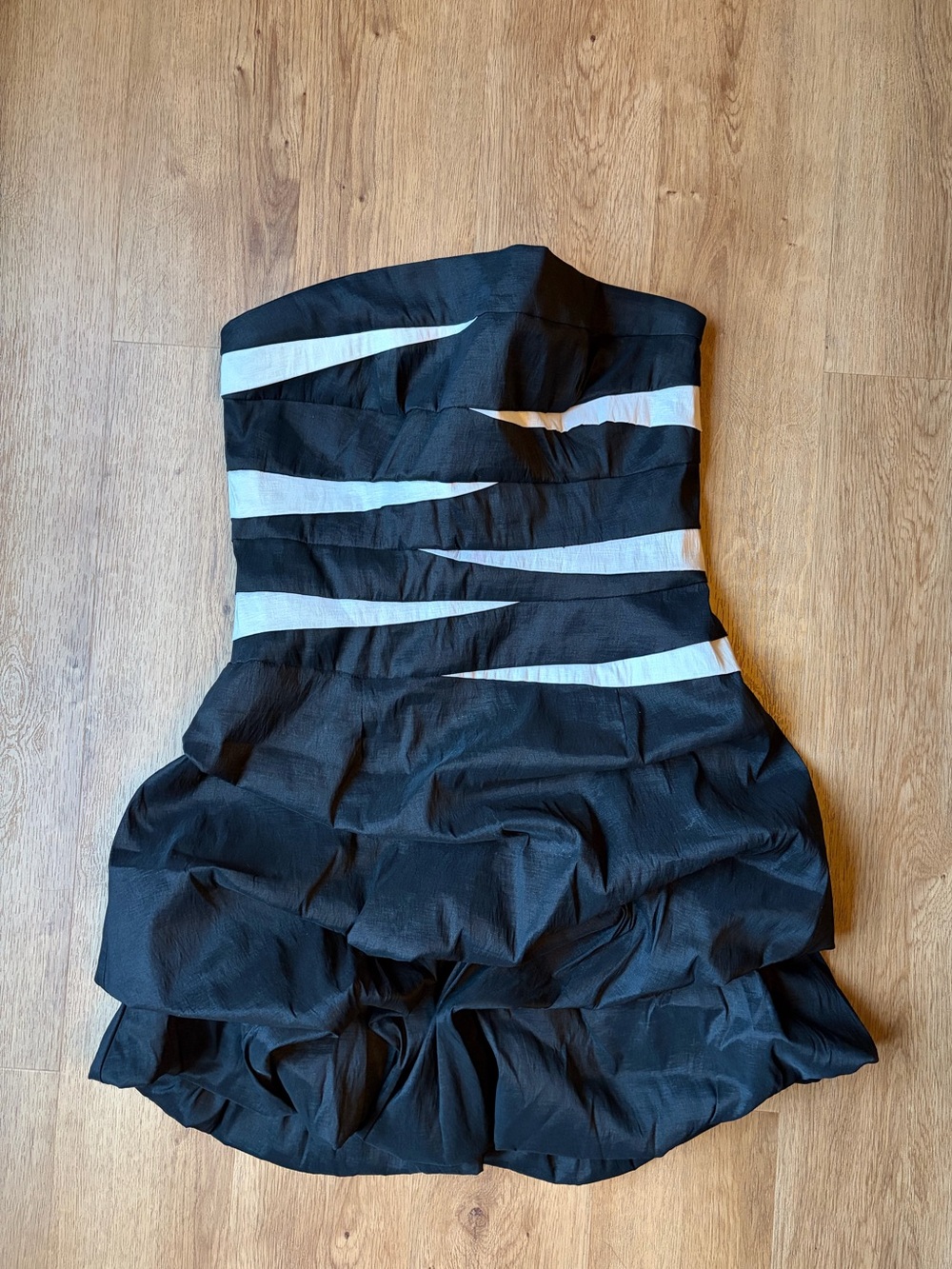 Vintage Y2K Let’s Fashion Strapless Black White Bubble Hem Party Dress L